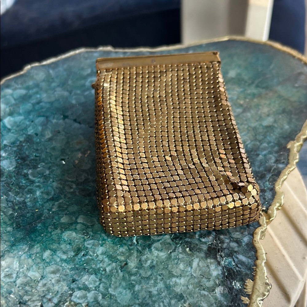 Vintage Gold Metal Mesh Hardshell Cigarette Case - Picture 6 of 12
